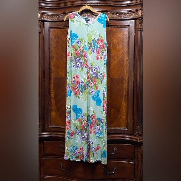Antthony Maxi Dress - Picture 1 of 6